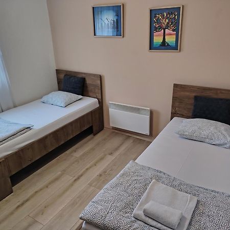 Guest House Pin Laktaši Kültér fotó