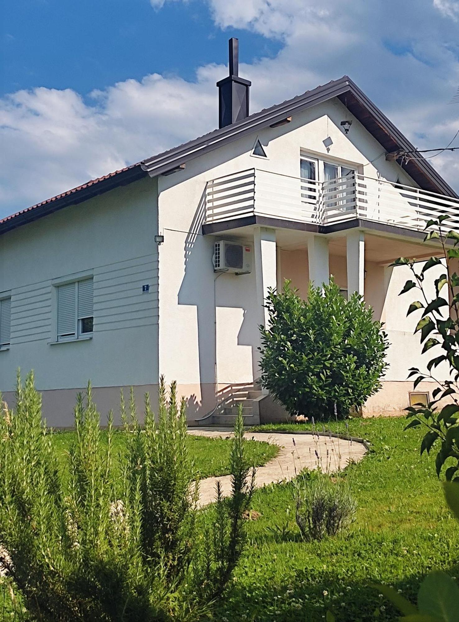 Guest House Pin Laktaši Kültér fotó